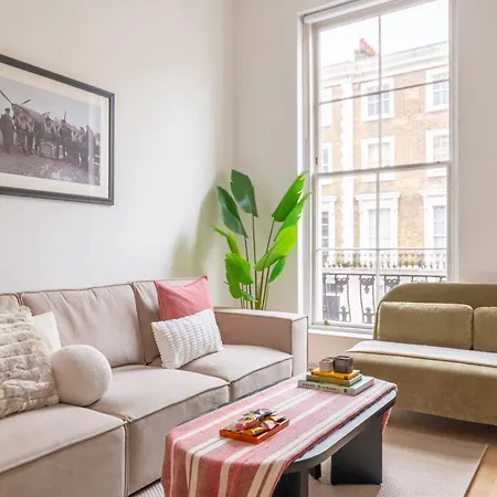 Central London 3Br In A Stucco Townhouse